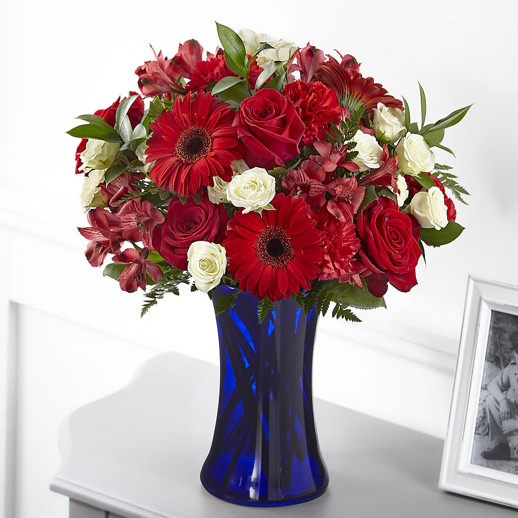 Hearts Embrace Bouquet – Acme, Malvern PA